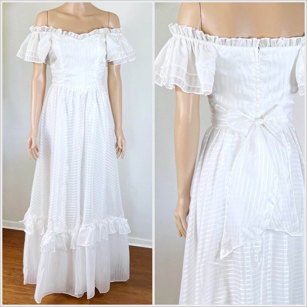 Vintage 70s /‎ 80s Wedding Dress by Roberta California // Size XS